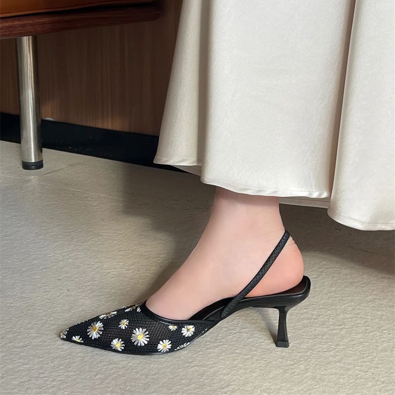 Burgundy Heels Black Pointed T - Embroidery Flower avis et prix