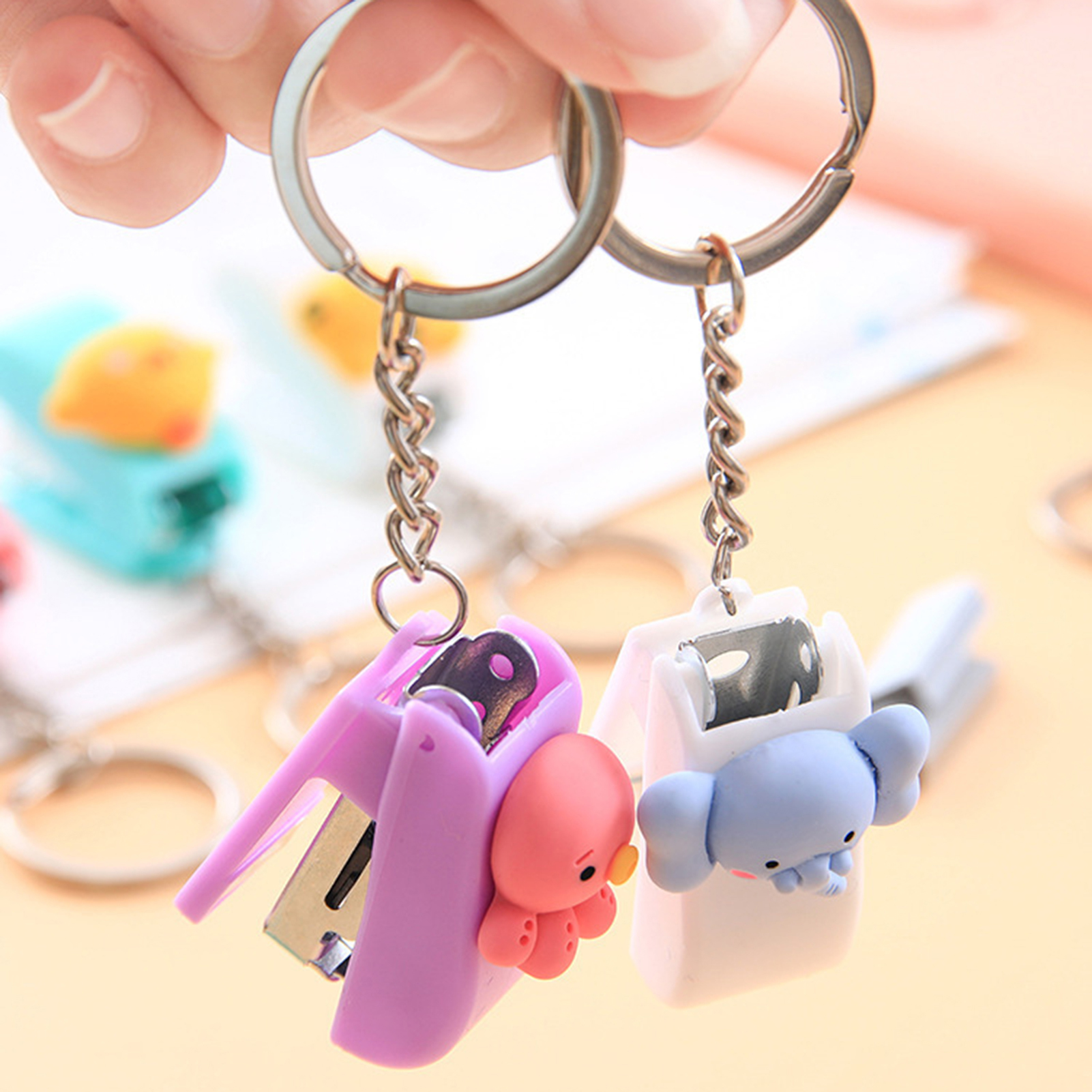 Cartoon Stapler Keychain Porta - Needle Book Organizer avis et prix