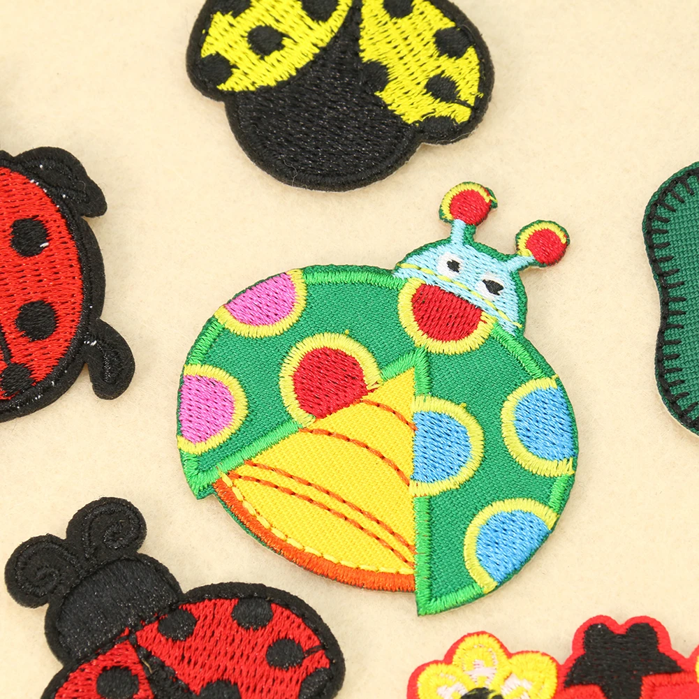 2PC Cartoon Ladybug Four-leaf  - Embroidery Lady Bug avis et prix