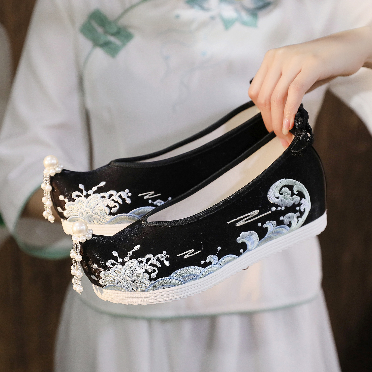 Waves Hanfu Shoes Female Embro - Embroidery Canvas avis et prix