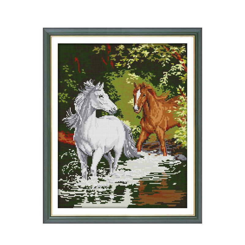 Two Horses Running Handmade Cr - Embroidery Running Stitch avis et prix